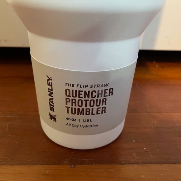 NEW Stanley Water Bottle Cold Flip Straw Quencher White Handle Hiking Athletic - Picture 13 of 13